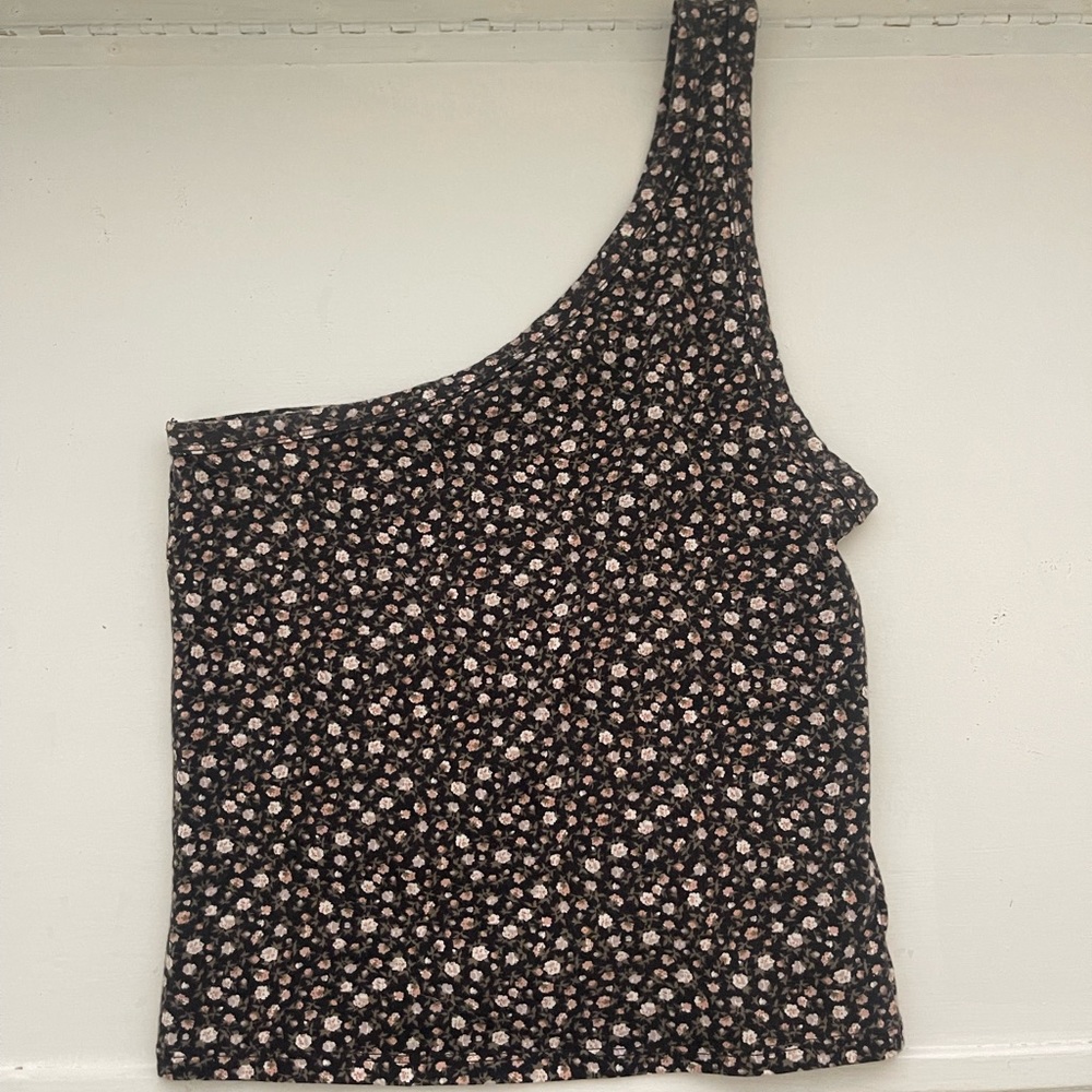 one shoulder floral tank top!